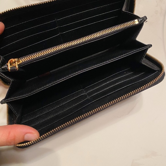 Black Prada Wallet - Picture 4 of 5